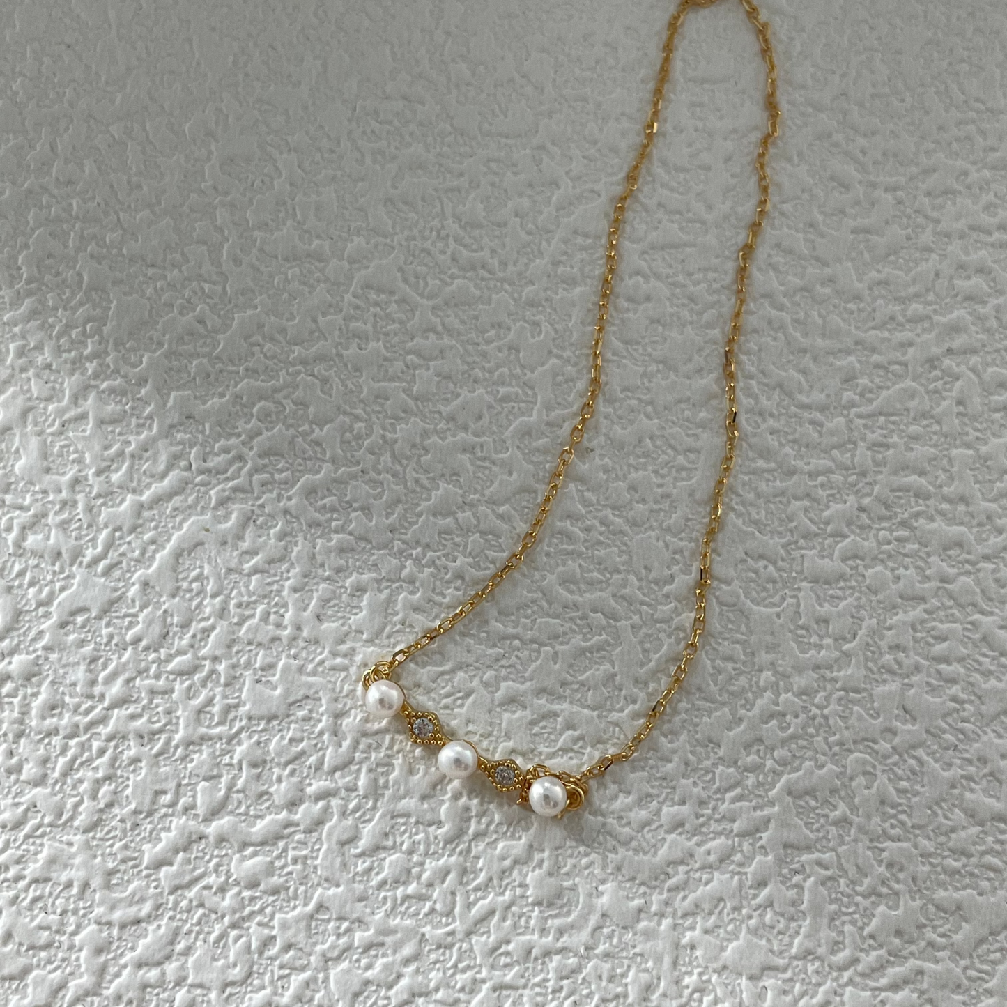 Delicate Freshwater Pearl Necklace – 18K Gold-Plated Sterling Silver, Mini Pearl Embedded Design, Adjustable 42+5cm Chain with Gift Box